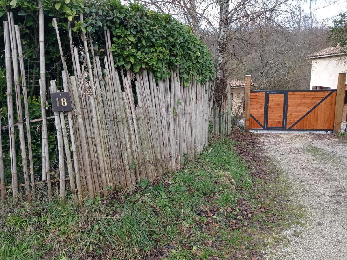 Gite Zen Dans Les Bois Blesignac 外观 照片