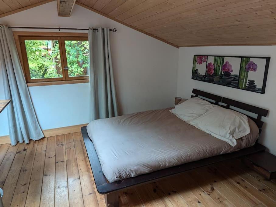 Gite Zen Dans Les Bois Blesignac 外观 照片