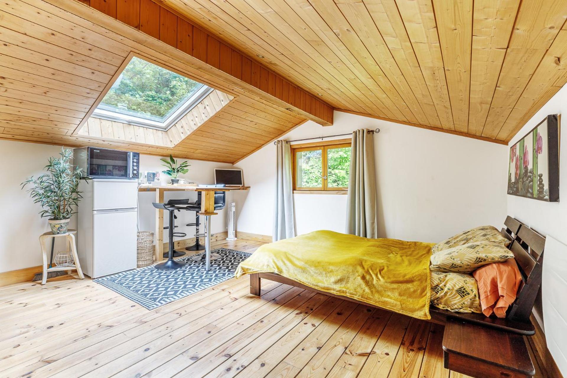 Gite Zen Dans Les Bois Blesignac 外观 照片
